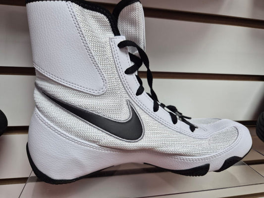 Zapatillas de boxeo Nike Machomai V2 (Blanco/Negro)
